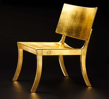 [صورة: fredrik-mattson-golden-chair.jpg]